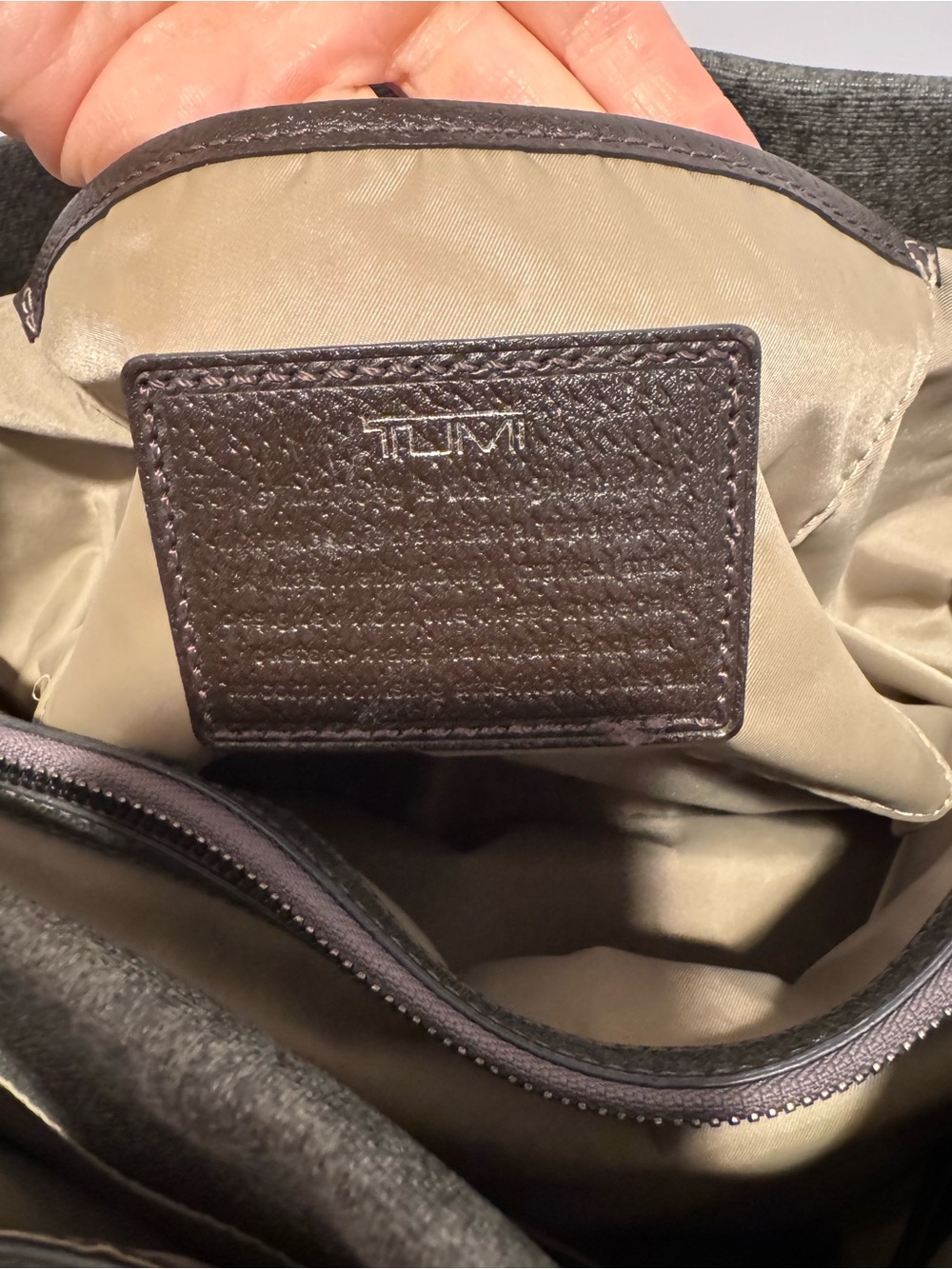 Tumi Lockable Villa Turin Shopper Laptop Travel Bag Tote - Picture 10 of 13